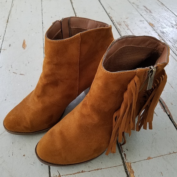 Breckelles Shoes - Breckelle Faux Suede Fringed Boots